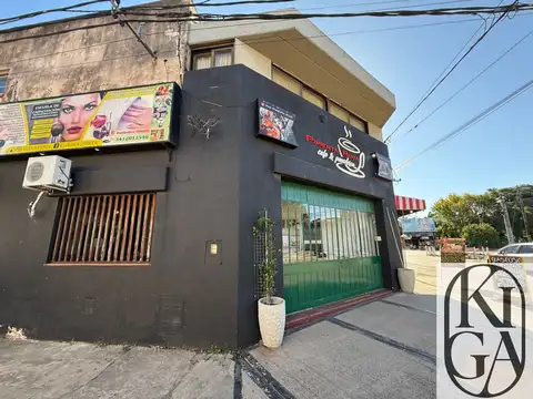 Casa 8 ambientes con 3 baños