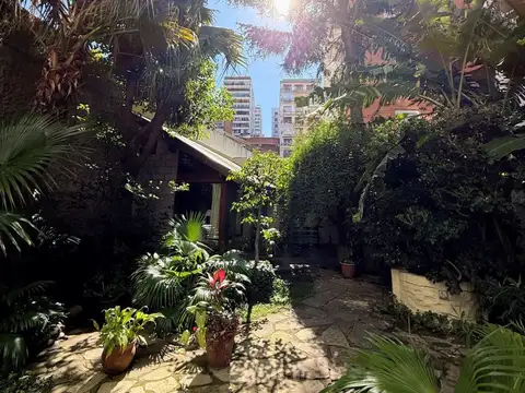 VENTA DEPARTAMENTO 5 AMB TIPO CASA CON JARDIN