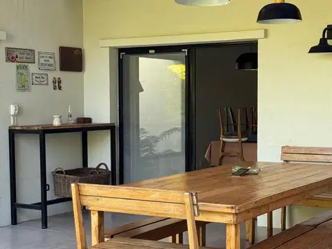 Casa 4 ambientes con 3 baños