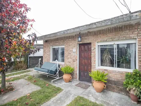 VENTA DE 2 CASAS  PADRON UNICO LAS PIEDRAS GARAJES