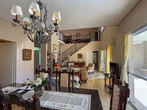 Casa  en Venta en El Solar de Capilla, Exaltación de la Cruz, G.B.A. Zona Norte