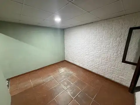 Depto Tipo Casa en Alquiler en Villa Dominico, $ 480.000