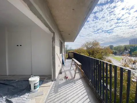 Departamento 3 ambientes al frente con balcón en Saavedra