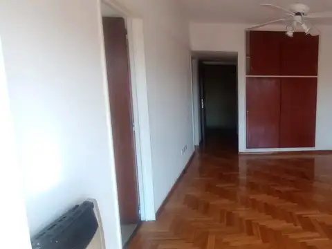 Departamento en Alquiler en Monte Castro, $ 550.000