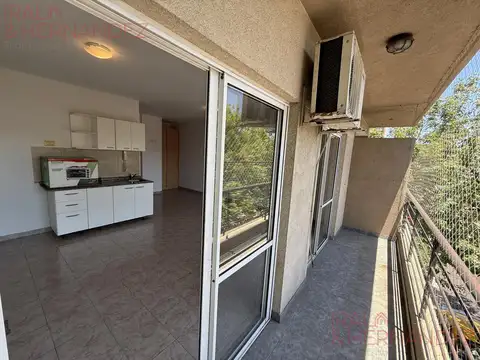 Alquiler departamento con gran balcón