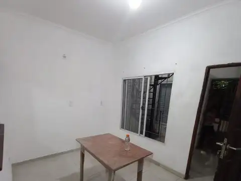 VENTA PH CON 2 DEPTOS EN UN MISMO LOTE, EXCELENTE UBICACION