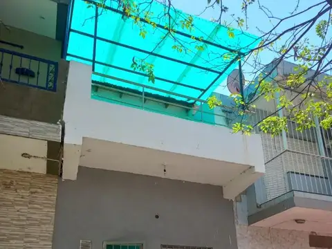 VENTA PH CON 2 DEPTOS EN UN MISMO LOTE, EXCELENTE UBICACION