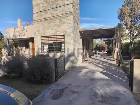 VENTA DE CASA EN BARRIO KARTING CLUB, VISTALBA, LUJAN DE CUYO, MENDOZA. ID: 359345