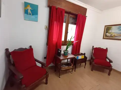 Casa en Alquiler con 1 cochera