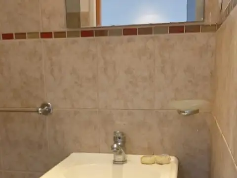 Casa 3 ambientes con 2 baños