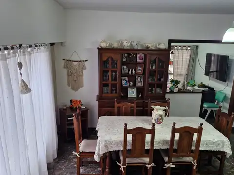 Depto Tipo Casa 4 ambientes con 2 baños