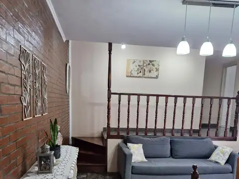 Depto Tipo Casa en Venta 50 años