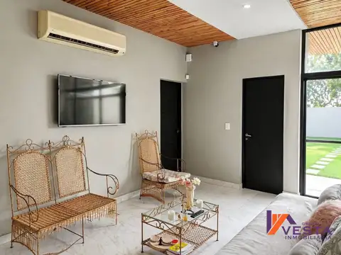 Casa en Venta con 1 cochera