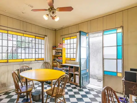 Casa 5 ambientes con 2 baños