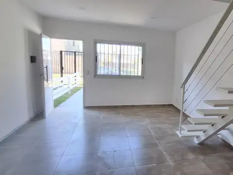 Casa 3 ambientes con 2 baños