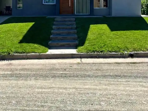 CASA 3 DORM EN TEJAS 4   Cdo 180 - recibo vehículo