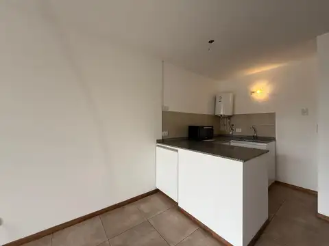 VENTA - Departamento de un dormitorio con doble balcón - España y Hospitales.