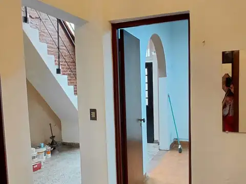 Depto Tipo Casa 4 ambientes con 2 baños
