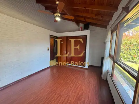 Casa 5 ambientes con 4 baños