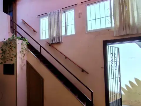 PH en Venta 3 amb, Pompeya. Quincho - Parrilla -, ¡excelente ubicación! Se escuchan ofertas