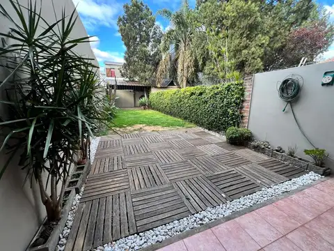 Depto Tipo Casa 2 ambientes con 1 baño