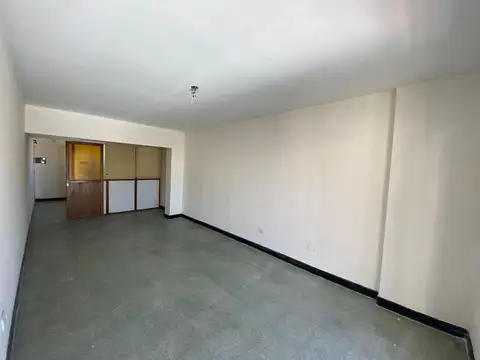 Oficina en Alquiler en Centro, $ 180.000