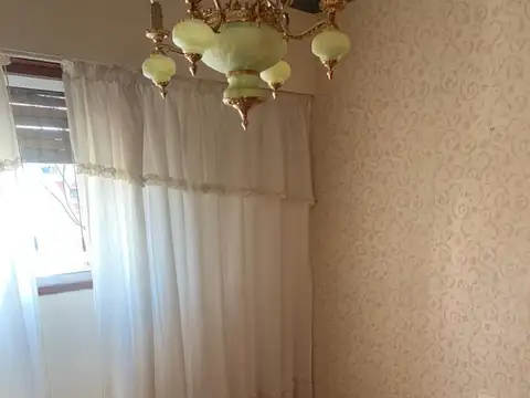 EXCELENTE 2 AMBIENTES CON BALCÓN VISTA ABIERTA. AIRE ACOND.