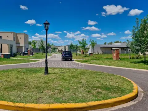 Oportunidad Lote en Barrio Santa Lucia, Pilar del Este. 100