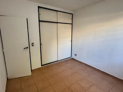 Departamento en Alquiler en Ezpeleta Este, $ 500.000