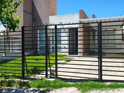 Venta casa 2 dormitorios Liniers de Horizonte