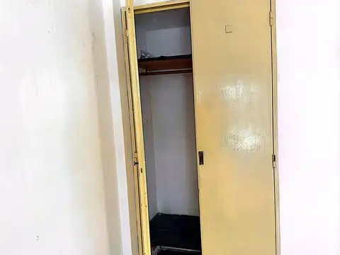 Oportunidad monoambiente con Balcon esq Pueyrredon