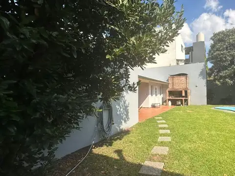 Casa en una plata c/ gran jardín venta en Saavedra