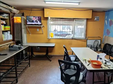 Casa 14 ambientes con 5 baños