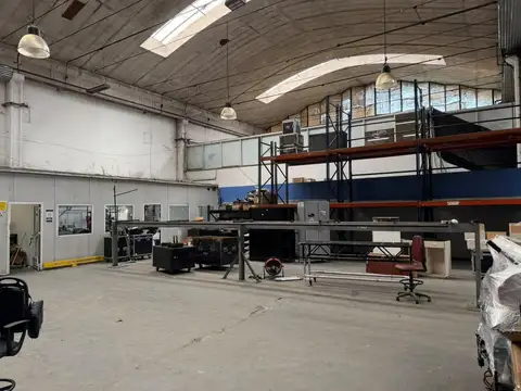DEBENEDETTI  al 3800 -   300 m2