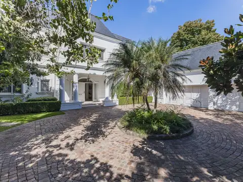 Casa en Venta con 6 cocheras