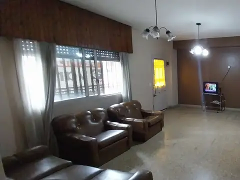 Avenida Manuel Ricardo Trelles 2400