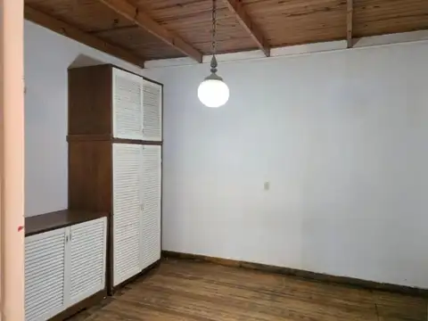 Depto Tipo Casa en Alquiler 50 años