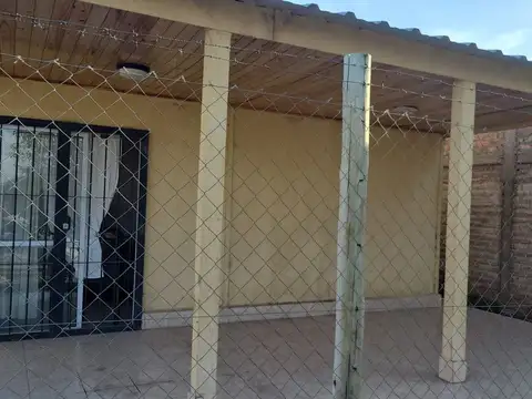 Casa 2 ambientes con 1 baño