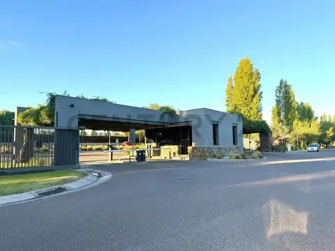 Century21 López ofrece a la venta Lote en Barrio Privado Los Teros, Guaymallén.