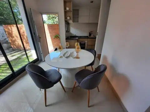 #VENTA Espectacular - Casa 2 dormitorios en condominio Fisherton !