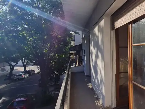 Caracas 4500, Piso 1