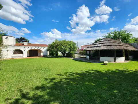 VENTA CASA QUINTA A REFACCIONAR ADOLFO SOURDEAUX