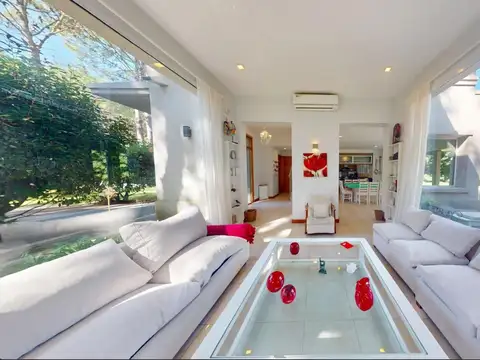 Casa en Venta en La Herradura, Pinamar | Vista al Polo, 5 Dormitorios y Gran Parque con Piscina