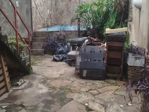 LOCALES+DEPOSITO+GRAN TERRENO+CASA