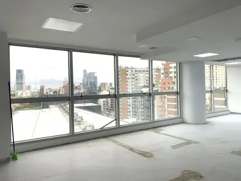 Oficina en Alquiler con 1 cochera