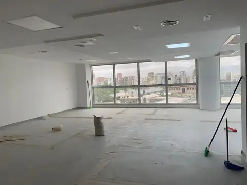 Oficina luminosa en alquiler en Palermo