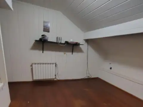 Casa en Alquiler con 1 cochera