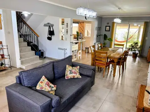 VENTA CASA 3 DORMITORIOS CLAROS DEL BOSQUE