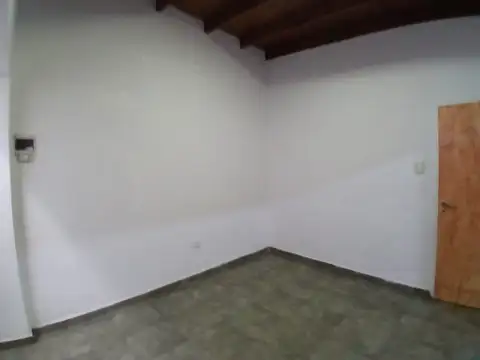 Casa en Alquiler con 1 cochera