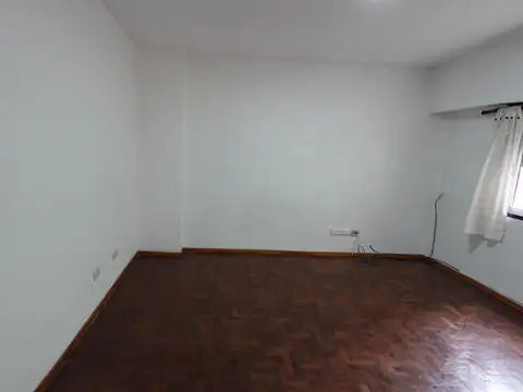 Montevideo 677 , Piso 6